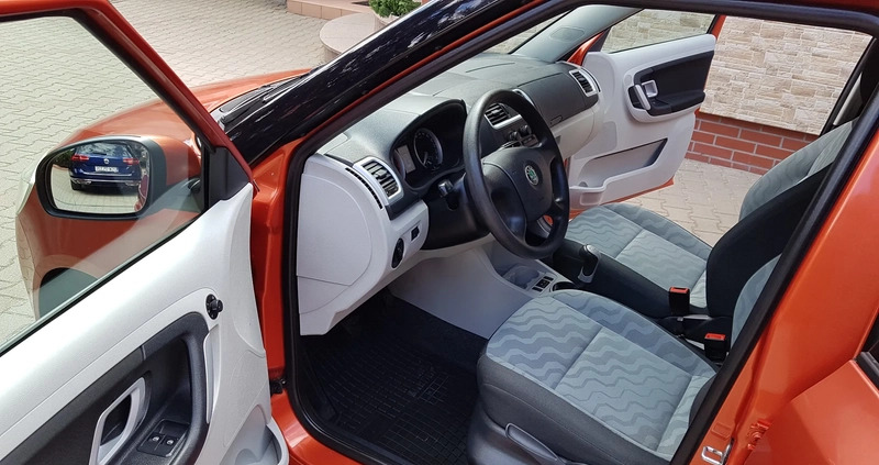 Skoda Fabia cena 15900 przebieg: 125000, rok produkcji 2007 z Strzegom małe 742